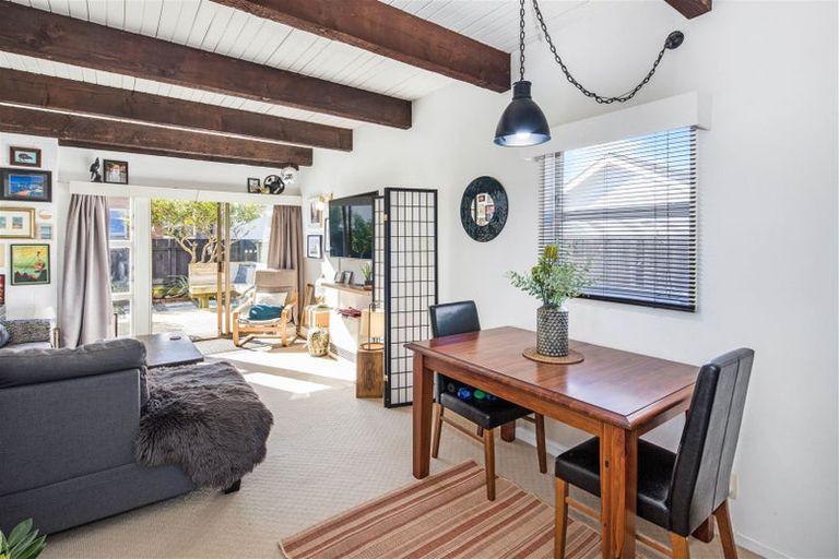 Photo of property in 20f5 Frankmoore Avenue, Johnsonville, Wellington, 6037