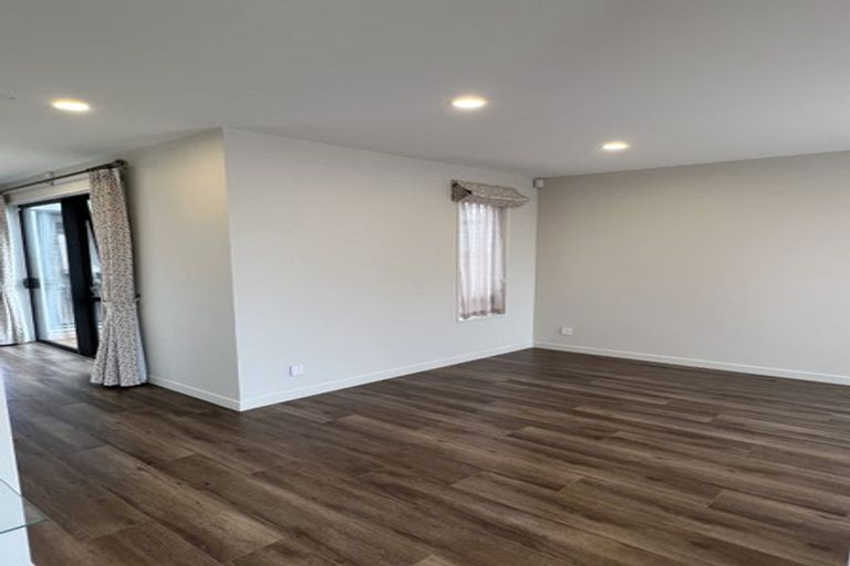 Photo of property in 10 Fjord Way, Karaka, Papakura, 2113