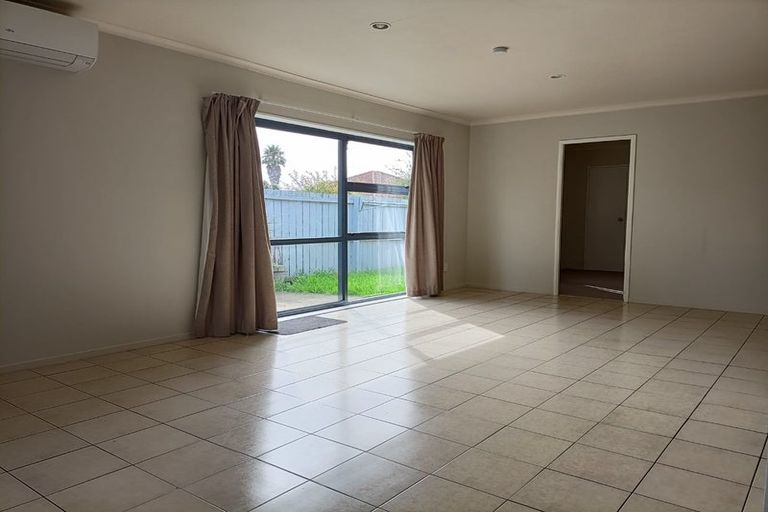 Photo of property in 32 Kayes Road, Pukekohe, 2120