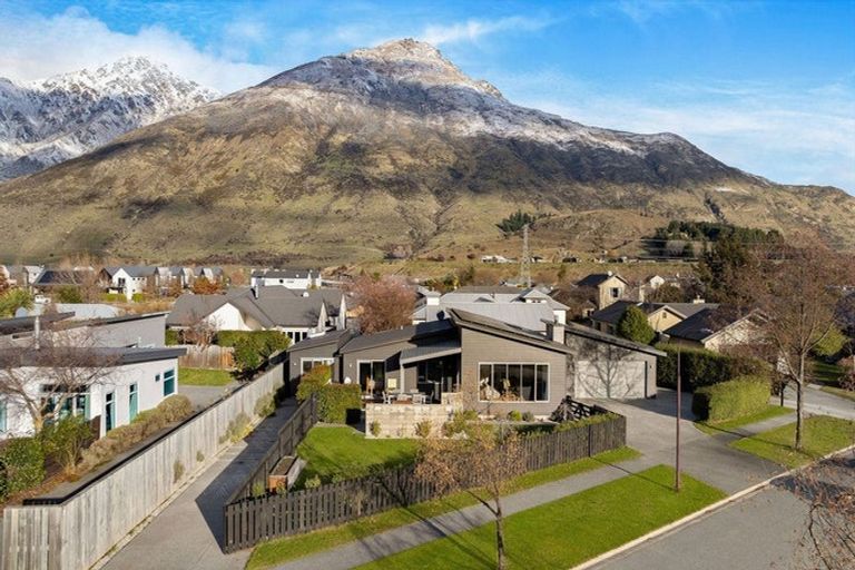 Photo of property in 14 Orbell Drive, Lake Hayes, Queenstown, 9304