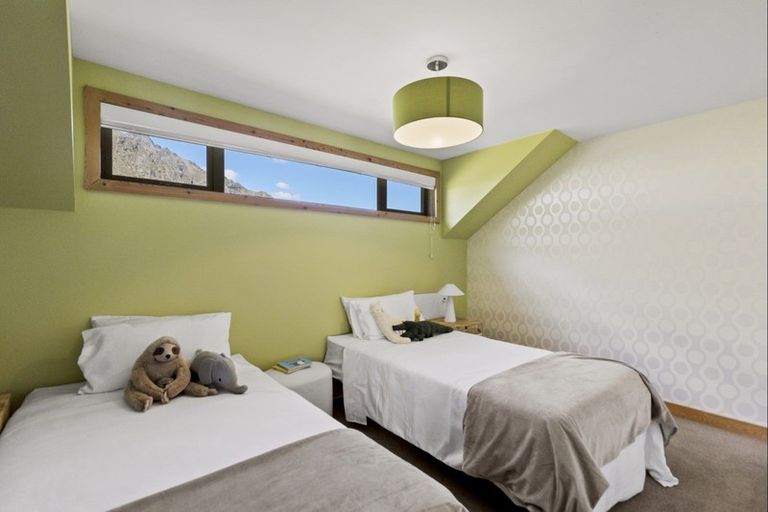 Photo of property in 16 Mckellar Drive, Jacks Point, Queenstown, 9371