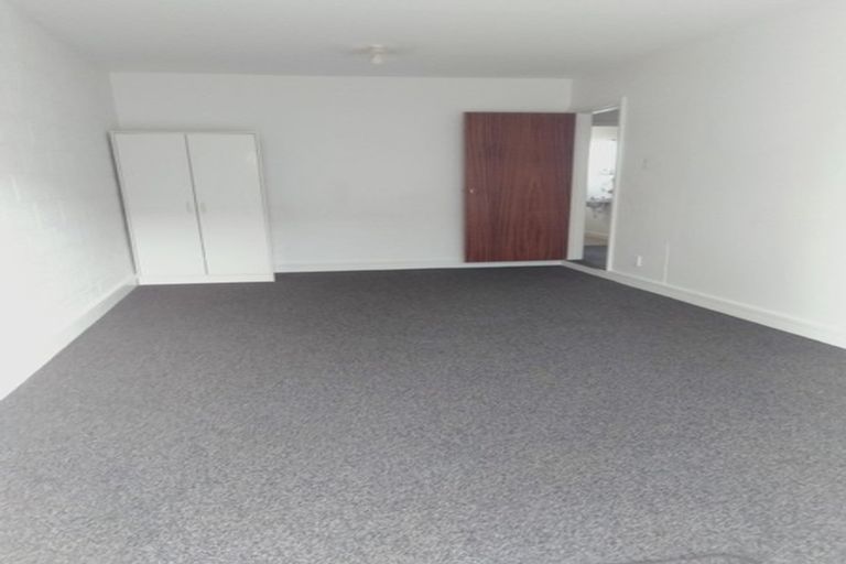 Photo of property in 2/39 Waimairi Road, Upper Riccarton, Christchurch, 8041