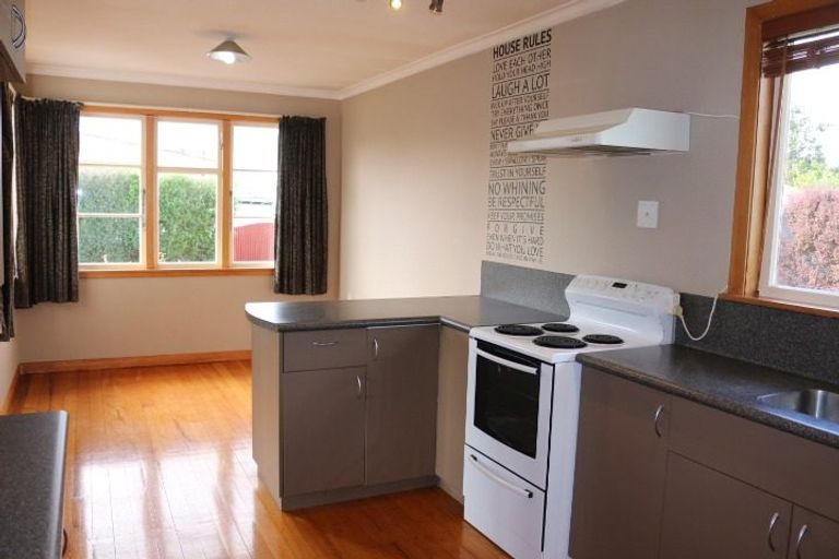 Photo of property in 16 Glen Place, Awapuni, Palmerston North, 4412