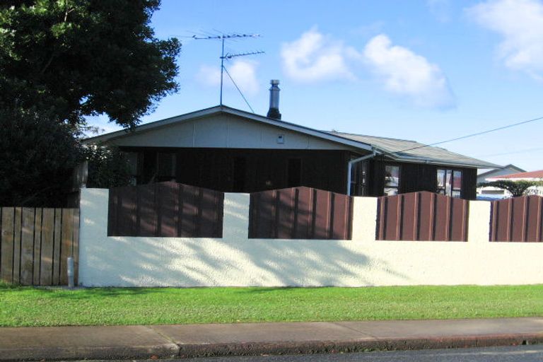 Photo of property in 33 Hatton Road, Orewa, 0931