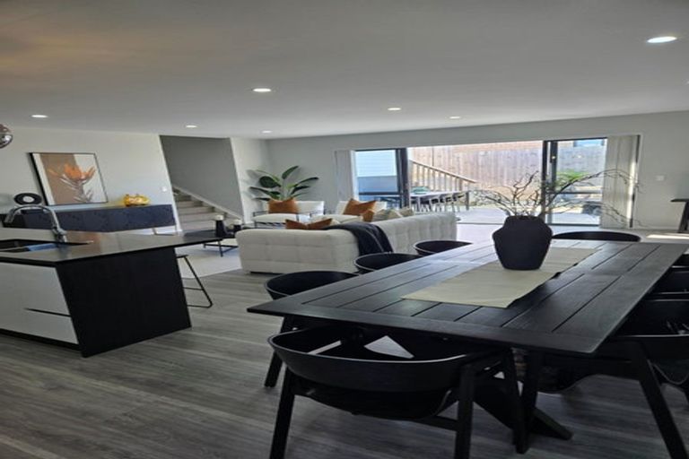 Photo of property in 27 Surf View Crescent, Red Beach, 0932