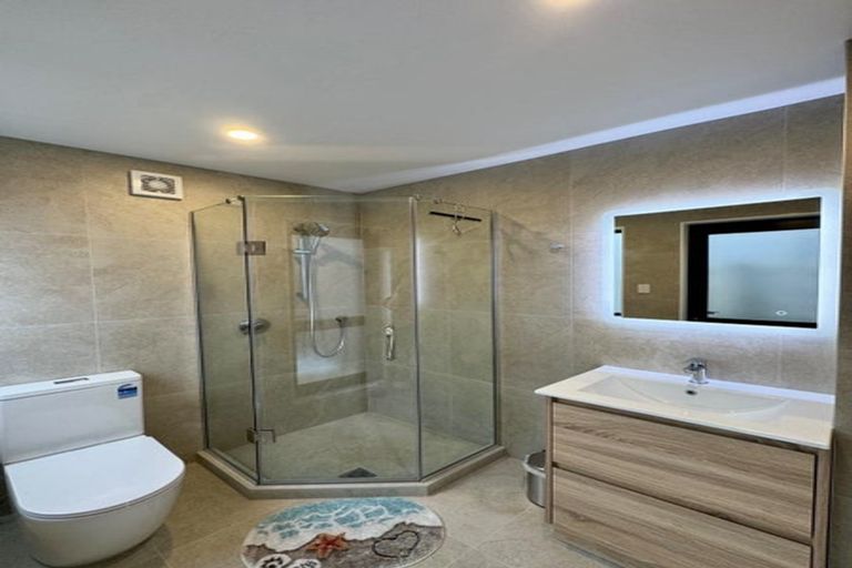Photo of property in 27a Ennis Avenue, Pakuranga Heights, Auckland, 2010