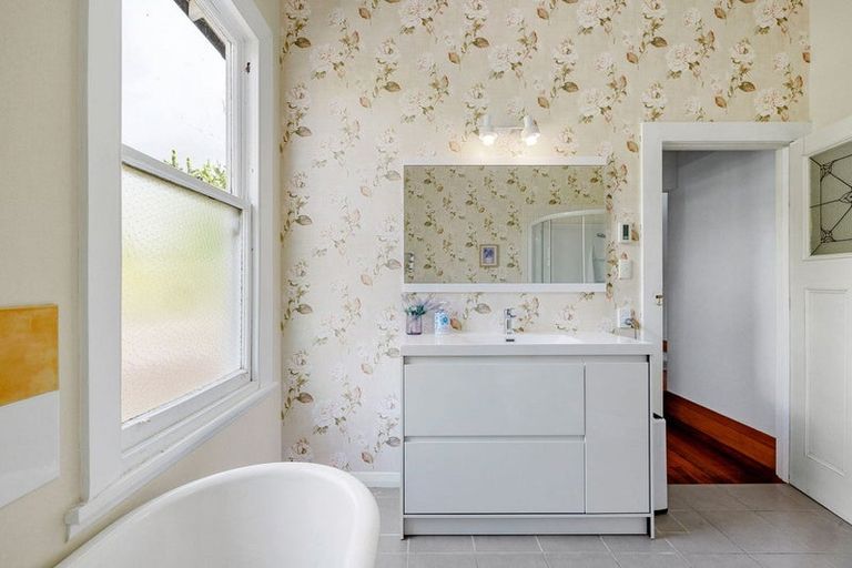 Photo of property in 41 Queen Street, Cambridge, 3434