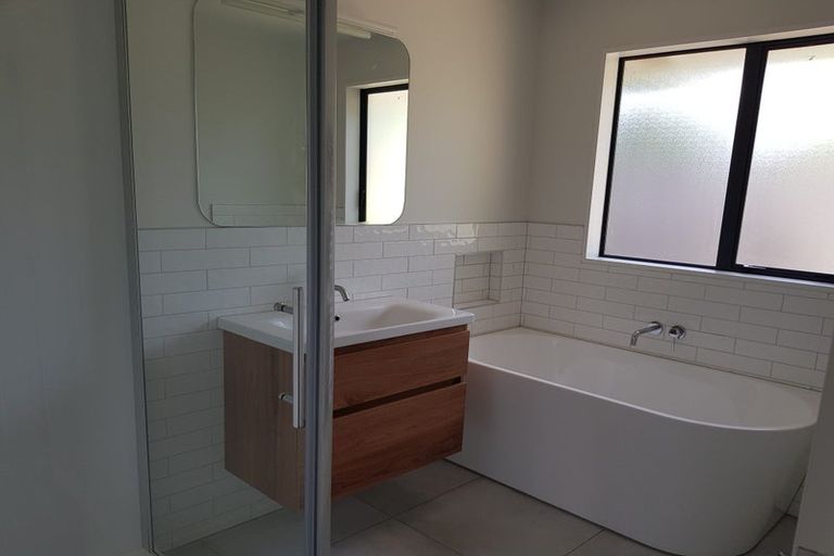 Photo of property in 2/90a Richardson Terrace, Woolston, Christchurch, 8023