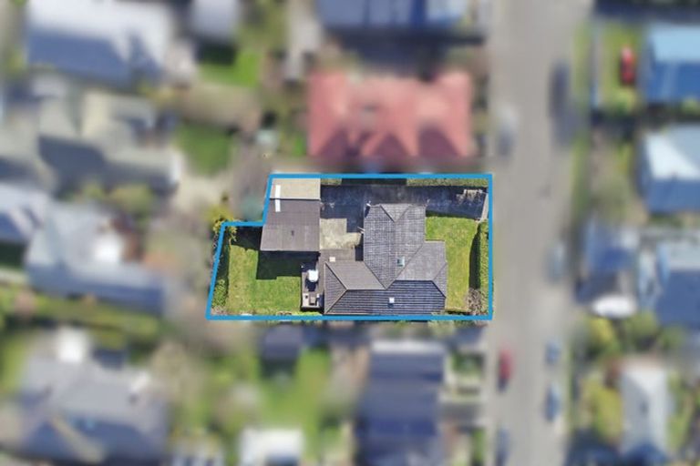 Photo of property in 37 Searells Road, Strowan, Christchurch, 8052