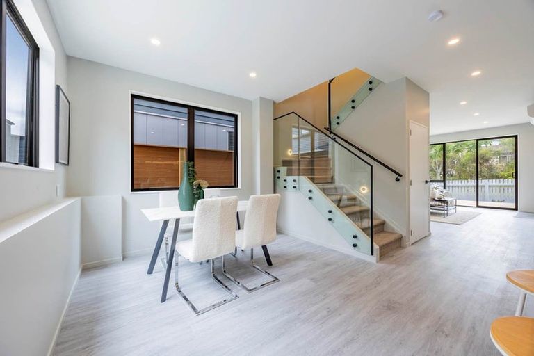 Photo of property in 87c Salamanca Road, Sunnynook, Auckland, 0620