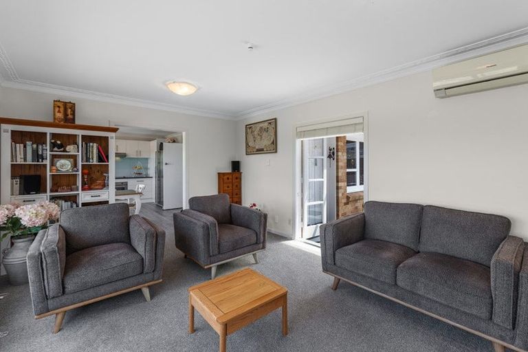 Photo of property in 319 Don Buck Road, Massey, Auckland, 0614