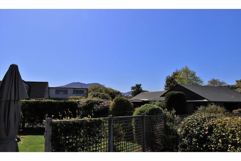 Photo of property in 77 Harvey Street, Waipahihi, Taupo, 3330