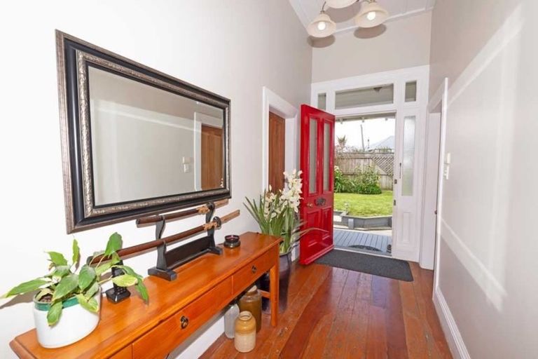 Photo of property in 51 Garfield Road, Helensville, 0800