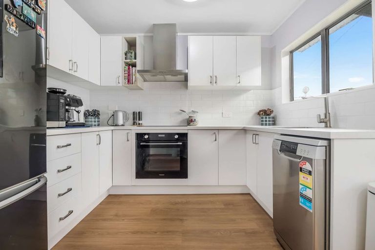Photo of property in 2/6 Short Street, Papakura, 2110