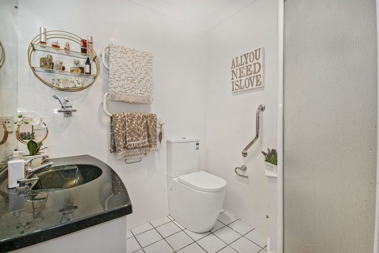 Photo of property in 18 Lochiel Place, Te Kamo, Whangarei, 0112