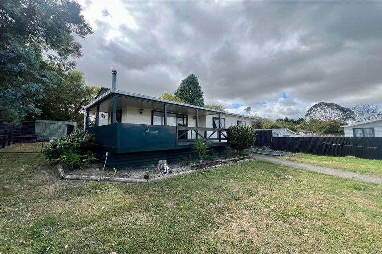 Photo of property in 19 Vera Street, Marton, 4710