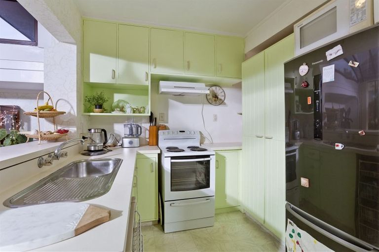 Photo of property in 2/2 Northwick Place, Hillcrest, Auckland, 0627