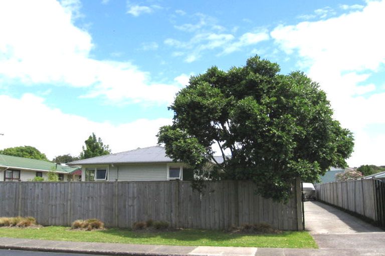Photo of property in 18 Sylvia Road, Hillcrest, Auckland, 0627