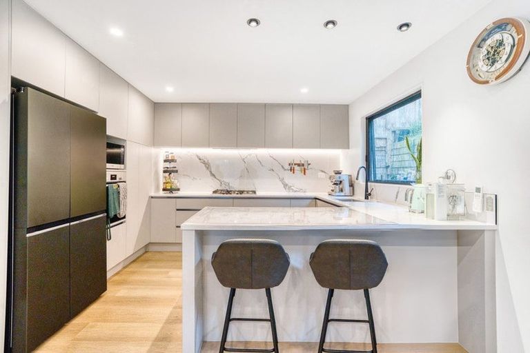 Photo of property in 152b Luckens Road, West Harbour, Auckland, 0618