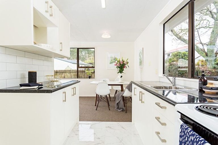 Photo of property in 1/14 Moxham Grove, Massey, Auckland, 0614