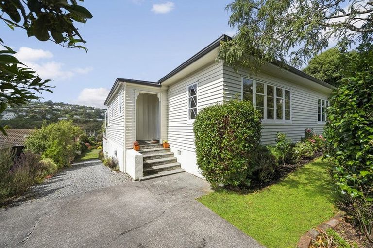 Photo of property in 25 Bould Street, Johnsonville, Wellington, 6037