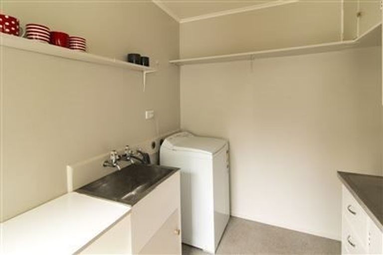 Photo of property in 37u2 Frankmoore Avenue, Johnsonville, Wellington, 6037