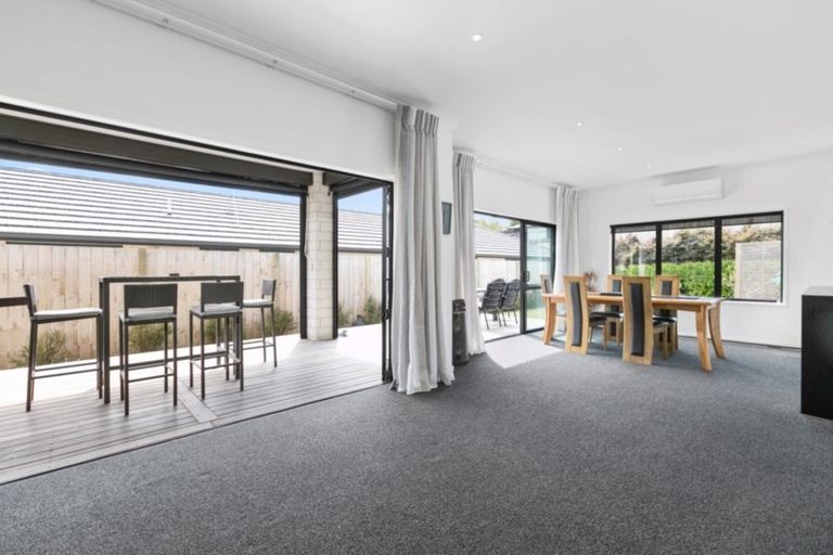 Photo of property in 221 Lakes Boulevard, Pyes Pa, Tauranga, 3112