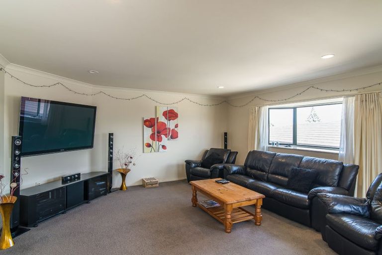 Photo of property in 49 Seaview Road, Paraparaumu Beach, Paraparaumu, 5032