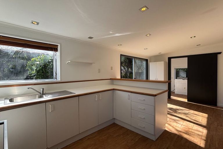 Photo of property in 27 Grassmere Street, Papanui, Christchurch, 8052