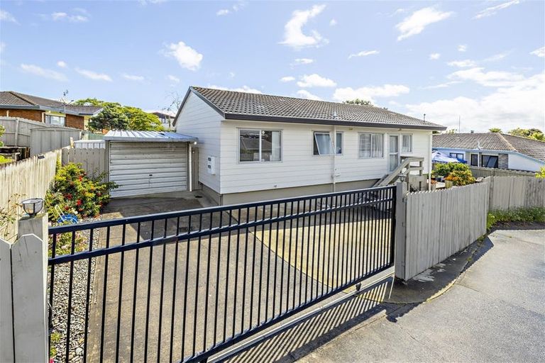 Photo of property in 1/25 Kopara Place, Clendon Park, Auckland, 2103