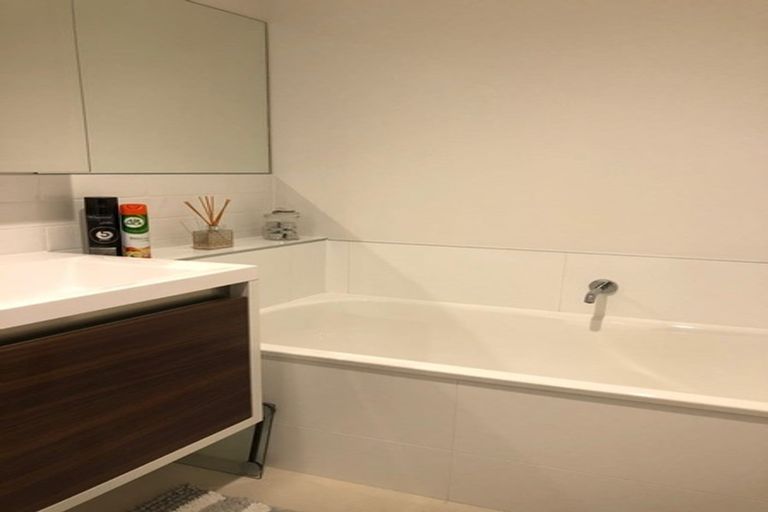 Photo of property in 234 Hobsonville Point Road, Hobsonville, Auckland, 0616