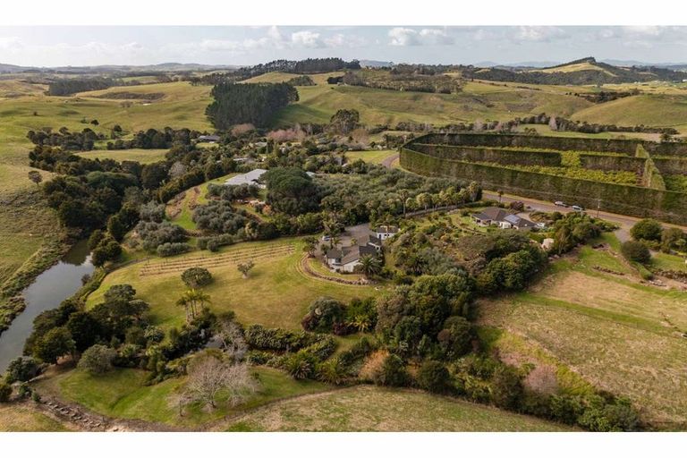 Photo of property in 98 River Drive, Kerikeri, 0294