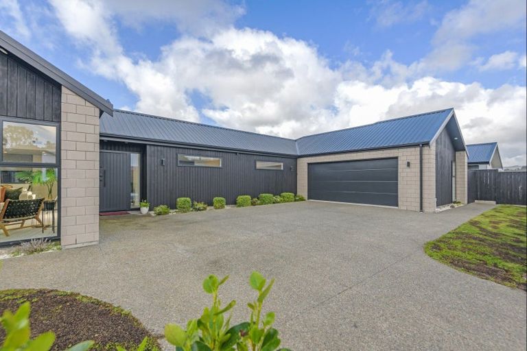 Photo of property in 32 Ashford Avenue, Hokowhitu, Palmerston North, 4410