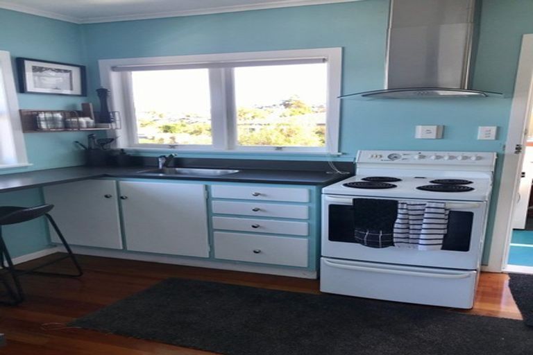 Photo of property in 3/18 Knights Road, Rothesay Bay, Auckland, 0630