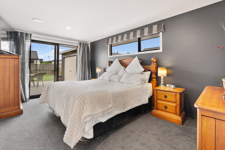 Photo of property in 17 Rodeo Place, Outram, 9019
