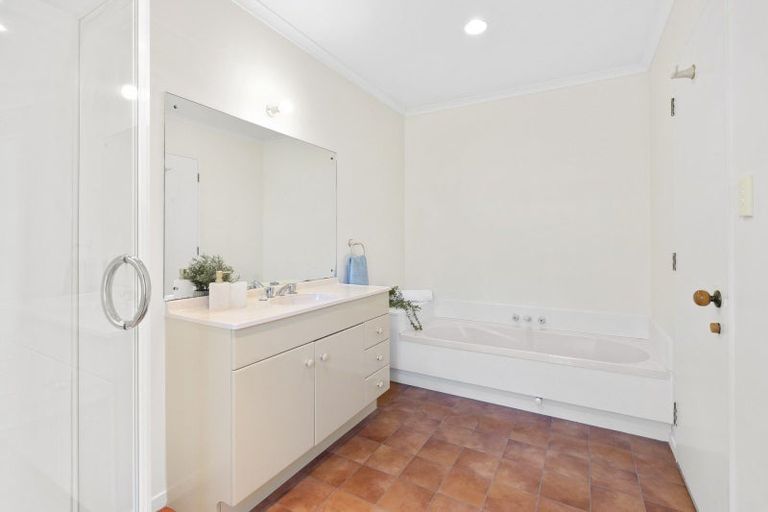 Photo of property in 6 Redwood Crescent, Westown, New Plymouth, 4310