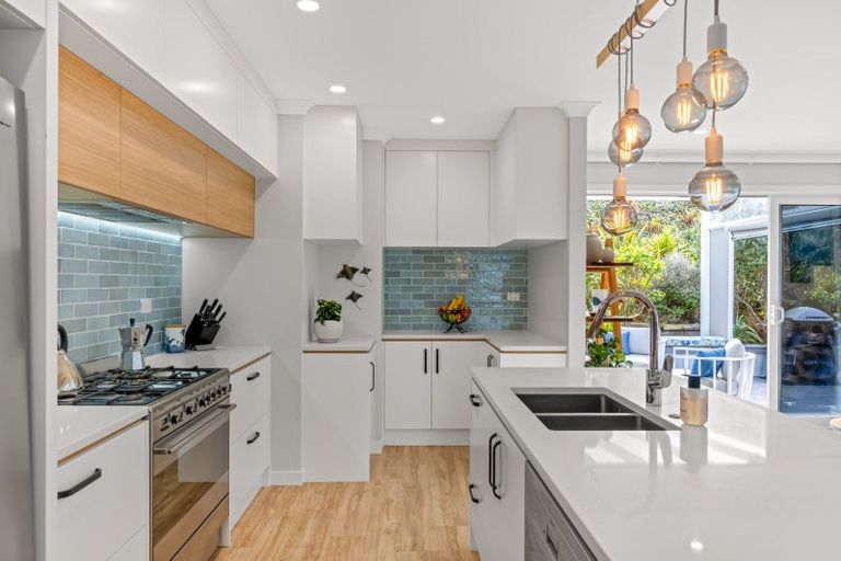 Photo of property in 134 Arran Point Parade, Orewa, 0931