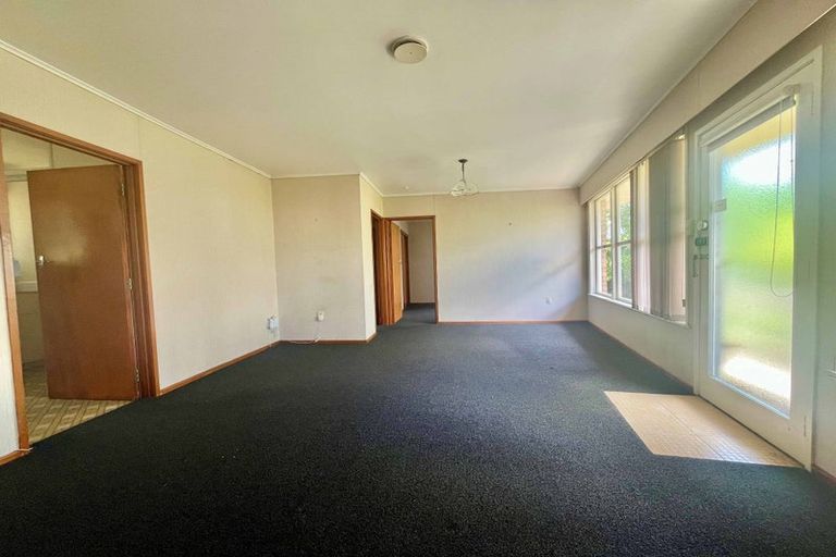 Photo of property in 3/77 Royal View Road, Te Atatu South, Auckland, 0610