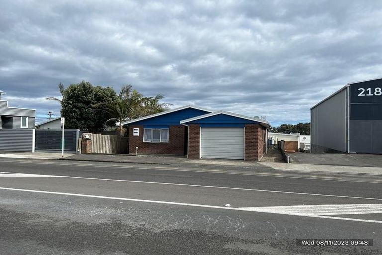 Photo of property in 220 Saint Aubyn Street, New Plymouth, 4310