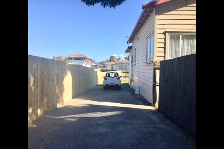 Photo of property in 44 Rimu Street, New Lynn, Auckland, 0600