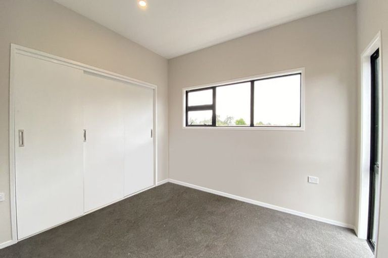 Photo of property in 4 Whakarato Way, Takanini, 2112