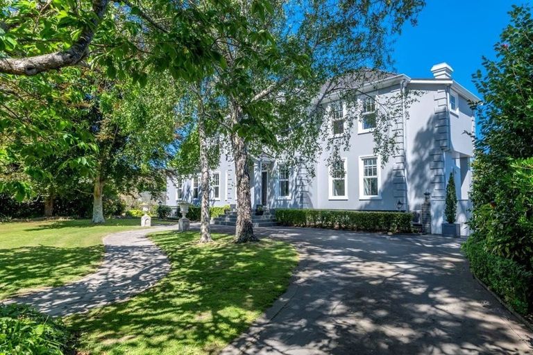 Photo of property in 15 Richmond Avenue, Waikanae, 5036