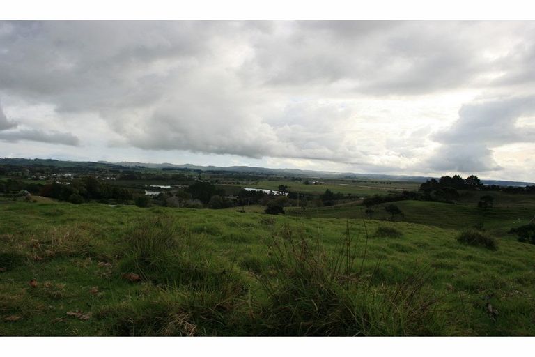 Photo of property in 56e Kaipara Coast Highway, Helensville, 0871