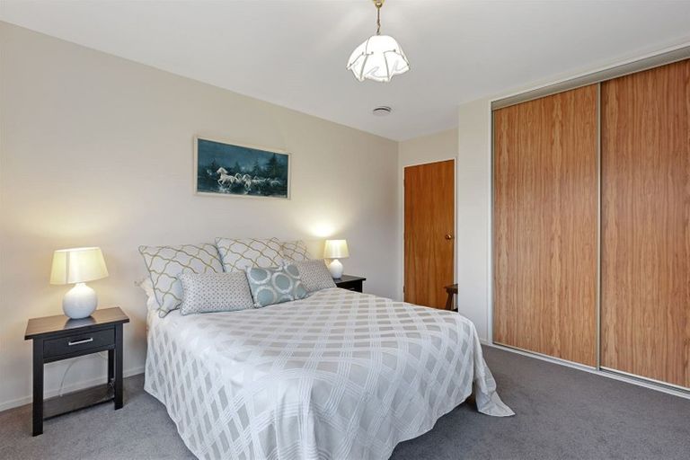 Photo of property in 33 Kedleston Drive, Avonhead, Christchurch, 8042