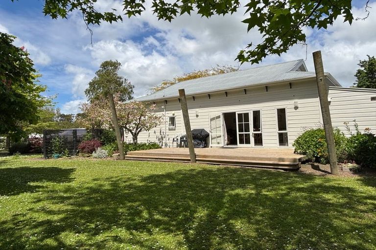 Photo of property in 22 Walkers Road, Longburn, Palmerston North, 4477