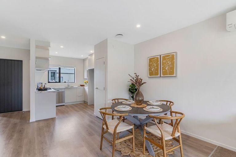 Photo of property in 15 Orona Place, Takanini, 2112