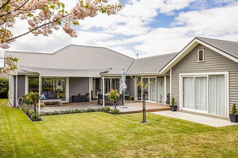 Photo of property in 6 Coachmans Road, Prebbleton, 7604