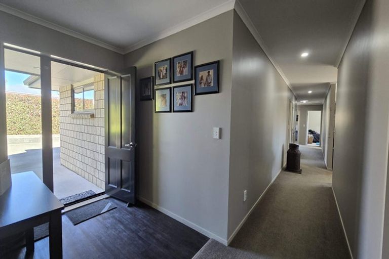 Photo of property in 1 Oaks Place, Te Aroha, 3320