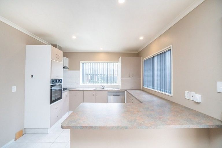 Photo of property in 31 Strachan Way, Highbury, Palmerston North, 4412
