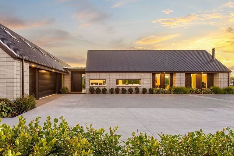 Photo of property in 11 Classiebawn Lane, Prebbleton, Christchurch, 7676